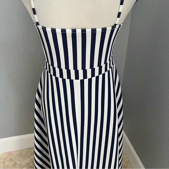 Boohoo Black and White Asymmetrical Tie Front Sundress - Picture 9 of 14
